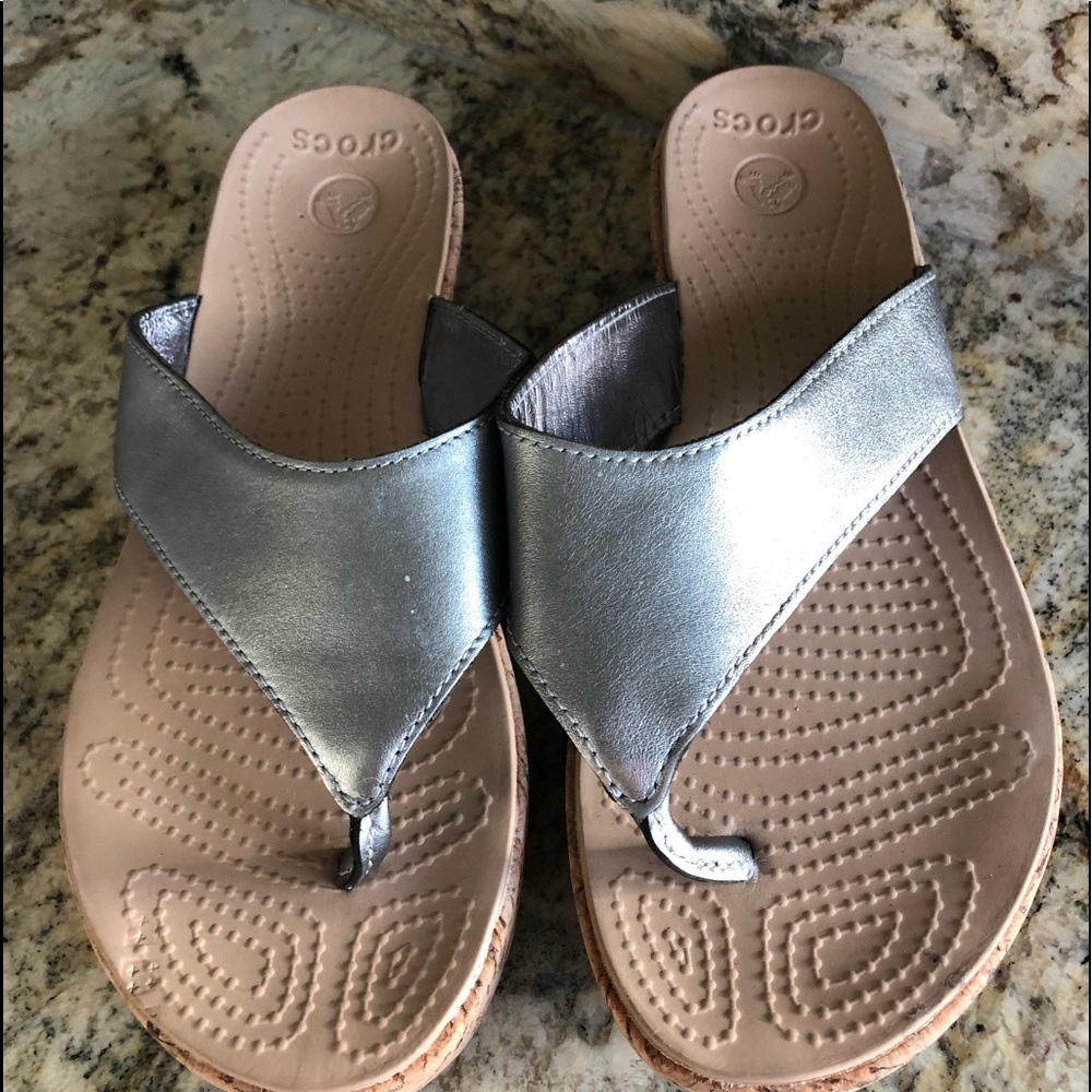 Crocs Silver Metallic Sandals Cork Comfort Womens Size 9